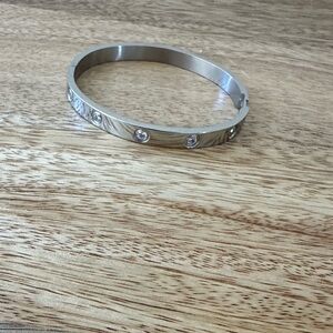 Silver Bangle bracelet